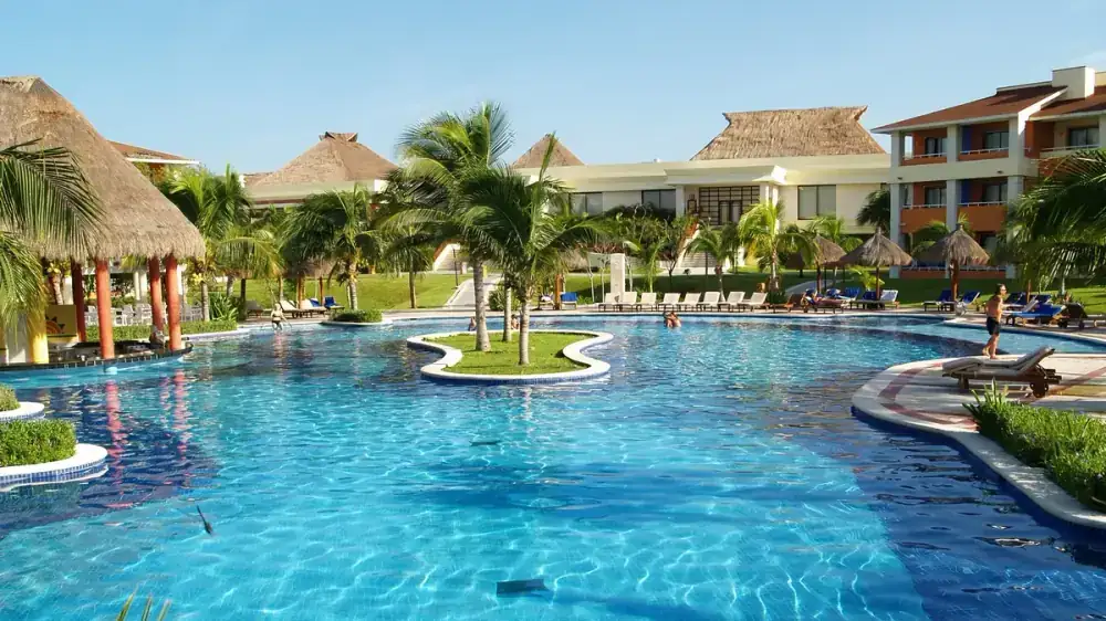 Bahia Principe Luxury Akumal — Akumal, Riviera Maya resort photo for private tour planning